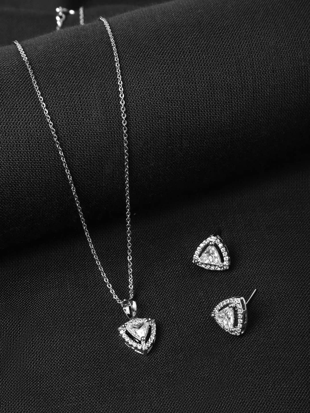 Trinity Spark Diamond Pendant Set
